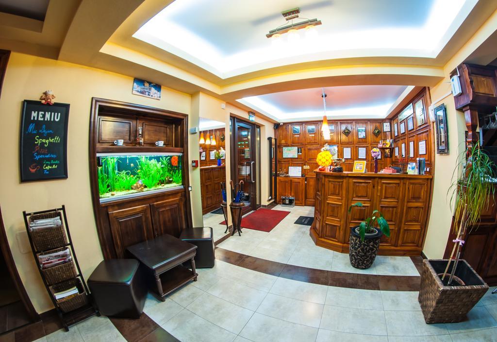 Hotel Carpatic Predeal Exteriér fotografie
