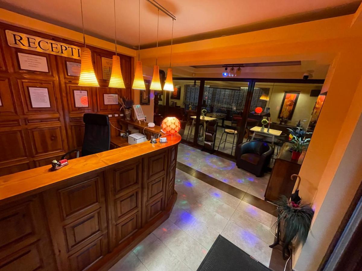 Hotel Carpatic Predeal Exteriér fotografie